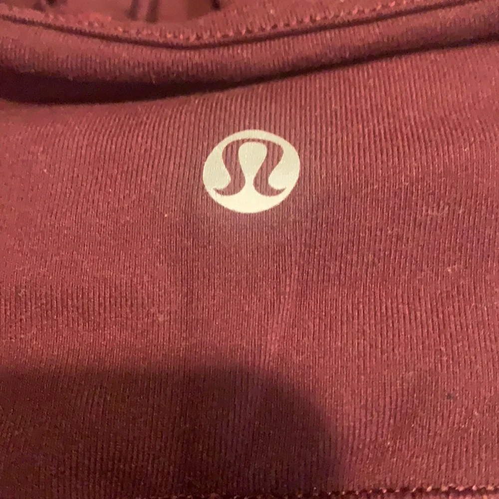 Gently worn Lululemon plum leggings with pressed pleats - Picture 3 of 4